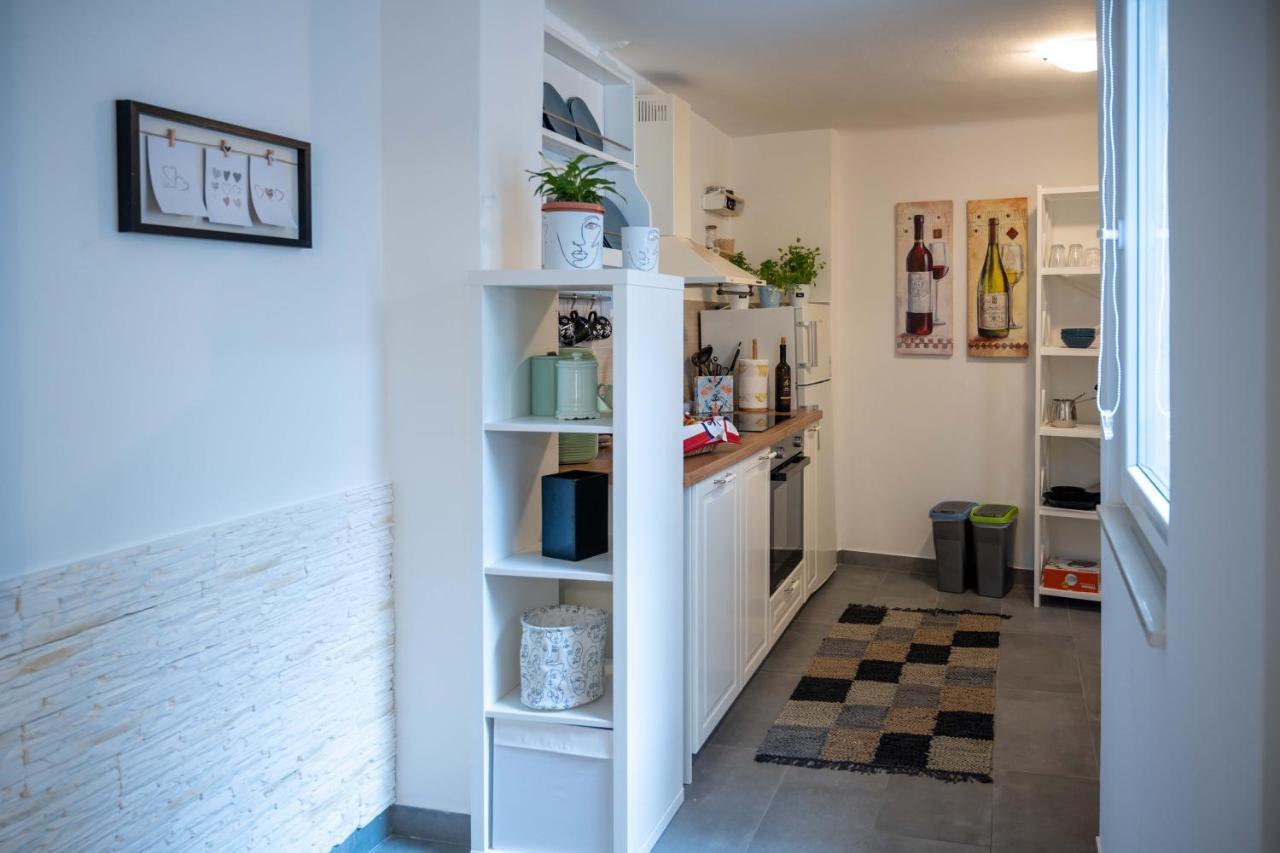 Apartment Montona Пула Екстериор снимка